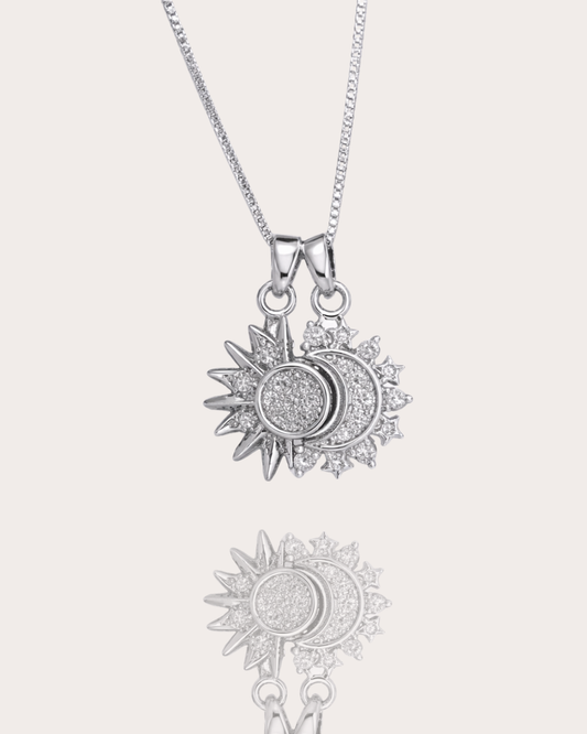 Colar Eclipse Sol e Lua Cravejado