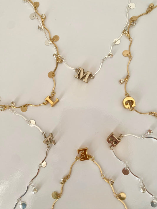 Choker Curves Letters Personalizado Folheada a Ouro 18k