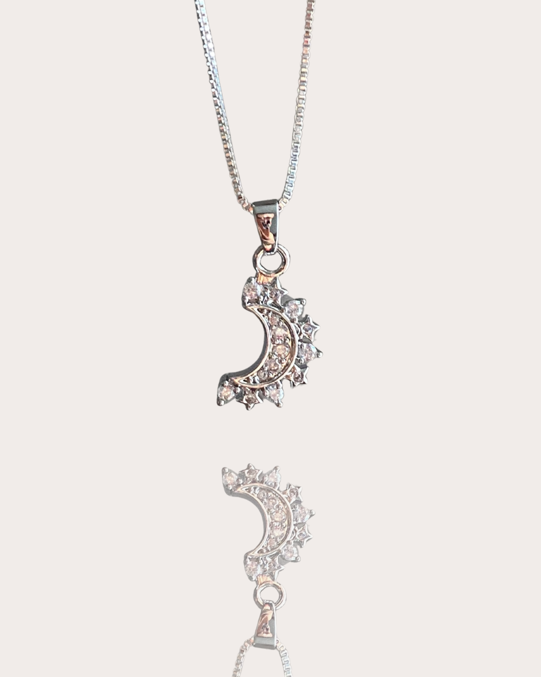 Colar Eclipse Sol e Lua Cravejado